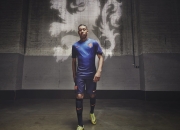 九游娱乐-地缘棋局与绿茵传奇，当阿尔及利亚封锁洪都拉斯，福登如何成为关键先生