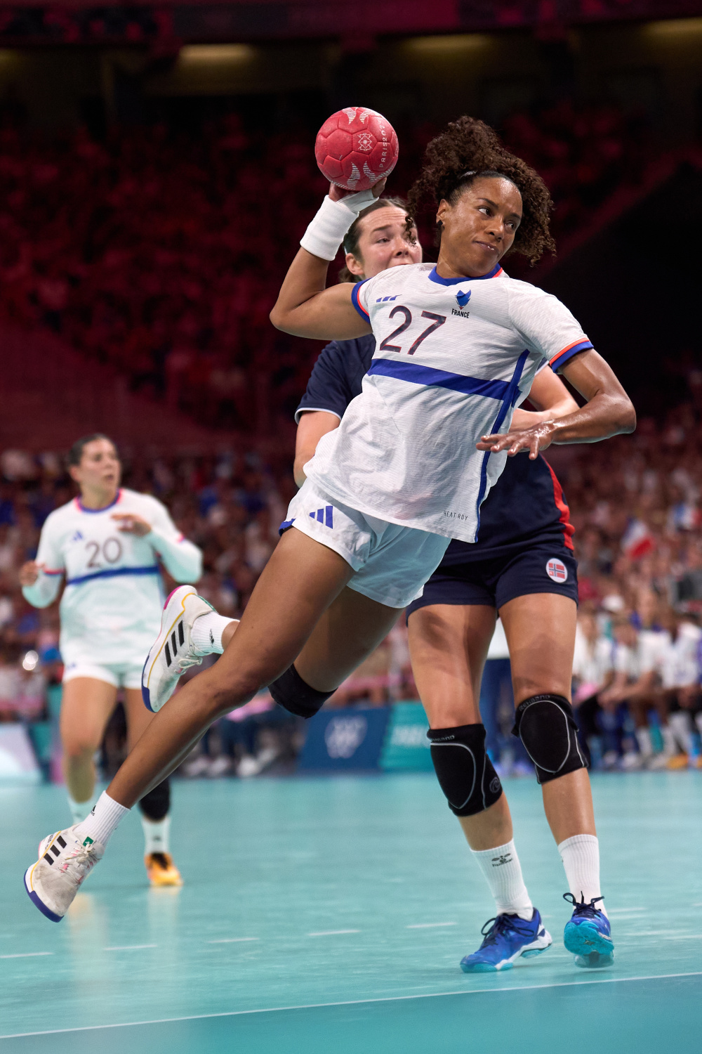 挪威女子队在比赛中力克对手的简单介绍 挪威女子队在比赛中力克对手的简单介绍