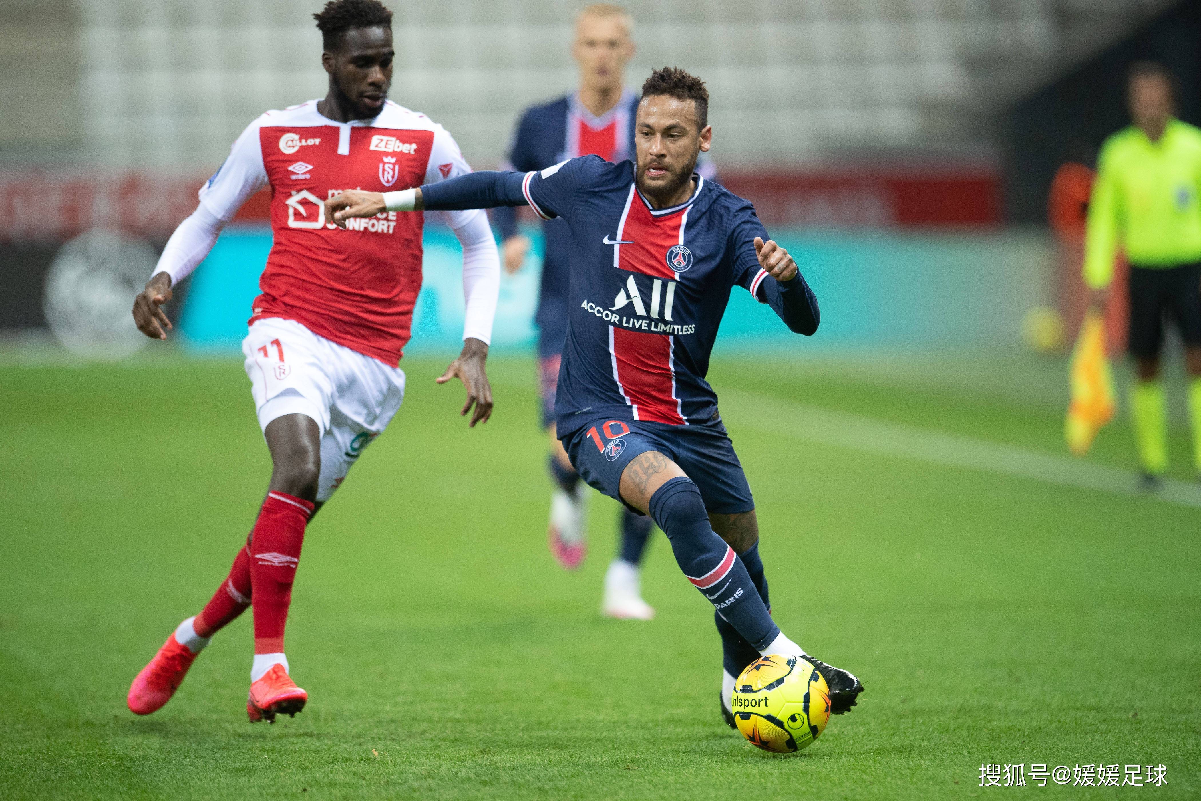 包含萨索洛豪取三分，强势排名联赛前茅表现出色的词条