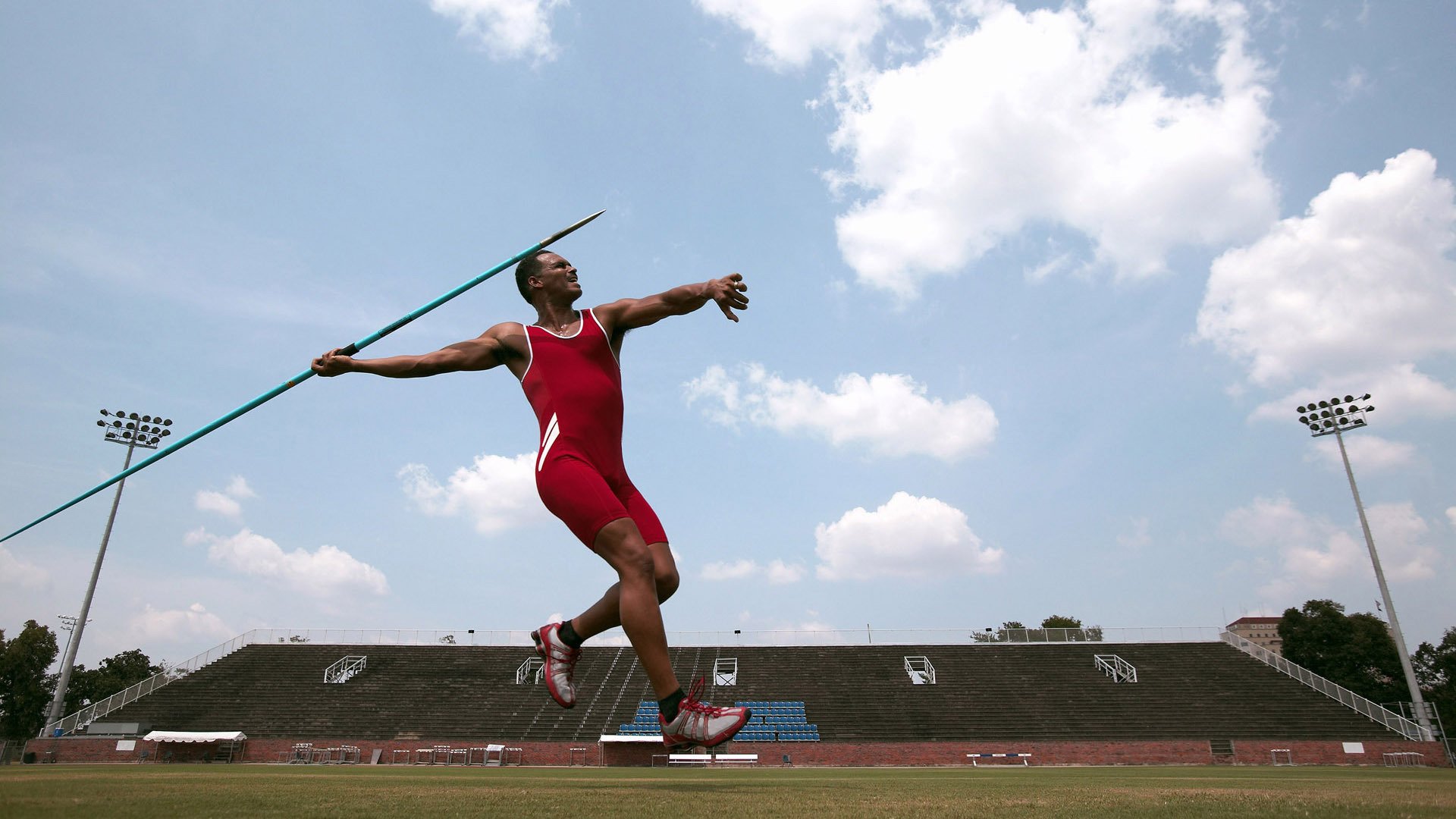 英超争冠之夜，利拉德关键进球定乾坤