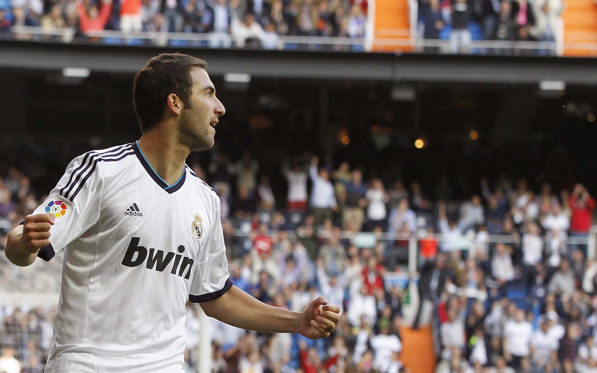 哥斯达黎加提前终结悬念，乌克兰遗憾出局，凯恩冠军级表现定乾坤